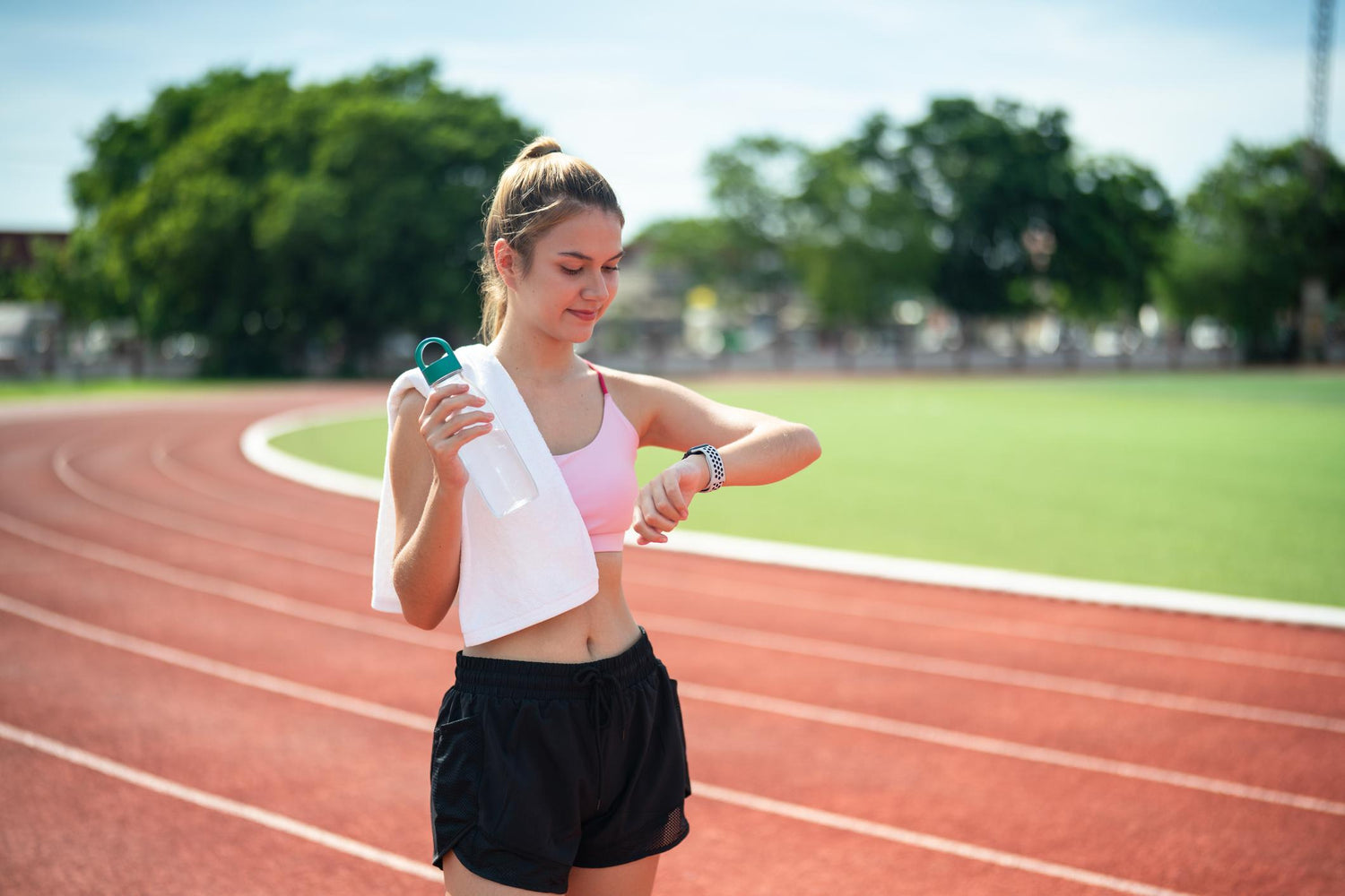 Hydration and electrolyte coaching notes for sprint athletes: with commentary for females.